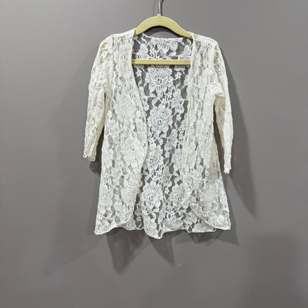 Elegant Lace Cardigan in Cream